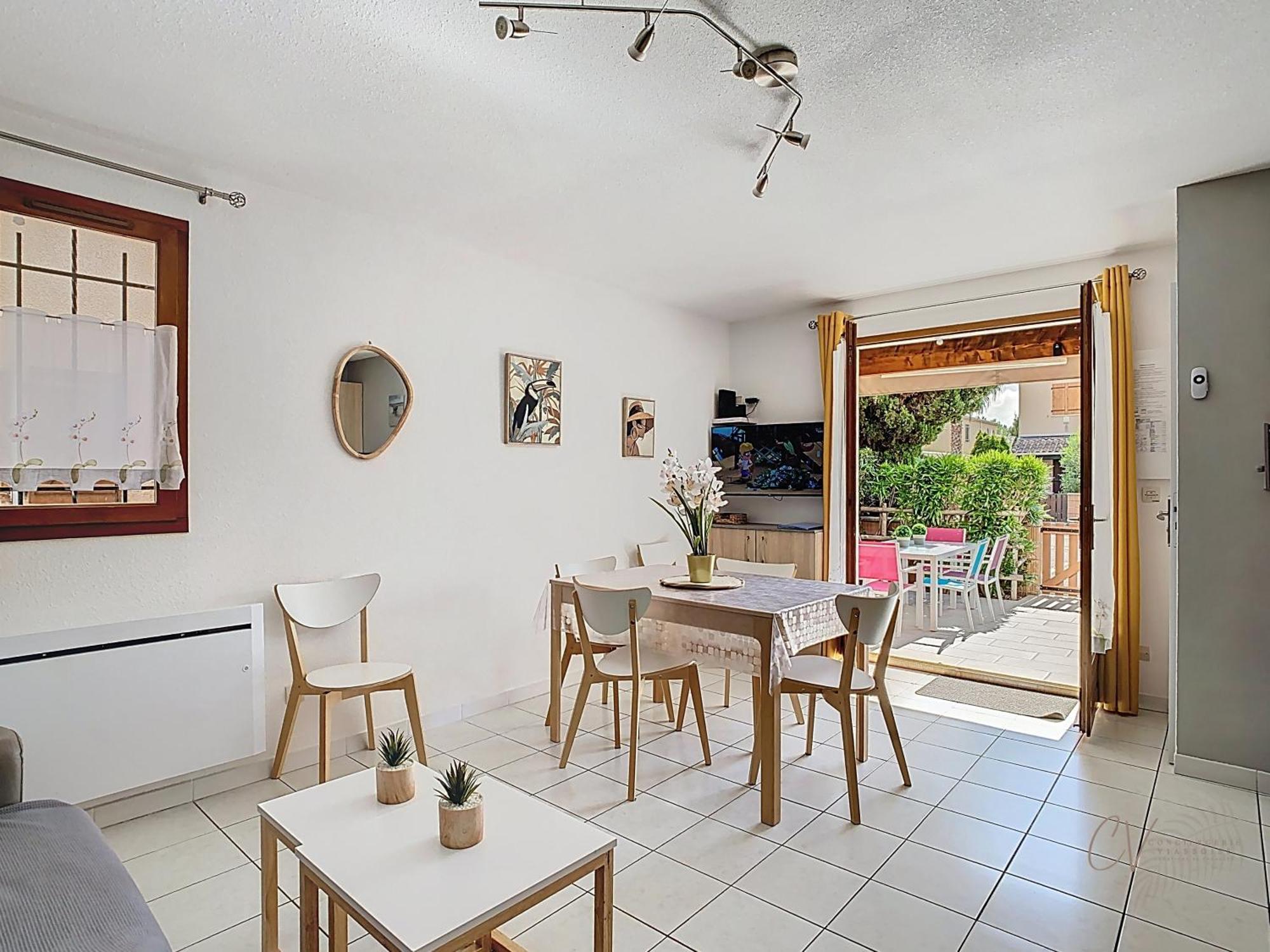 Petit Coin De Paradis Dans Residence Avec Piscine Vias Exterior photo