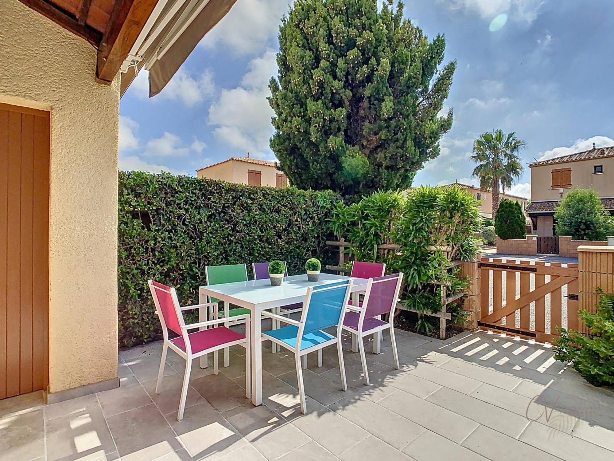 Petit Coin De Paradis Dans Residence Avec Piscine Vias Exterior photo