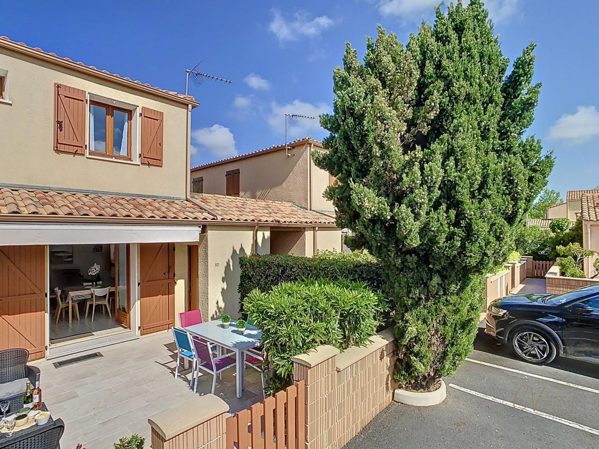 Petit Coin De Paradis Dans Residence Avec Piscine Vias Exterior photo